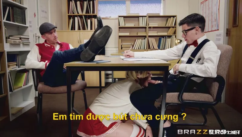 Xxx em gái tên đầu eny ở trường vietsub